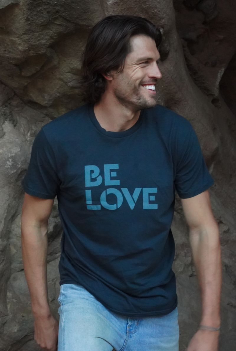 'Be Love' Mens Organic T-Shirt
