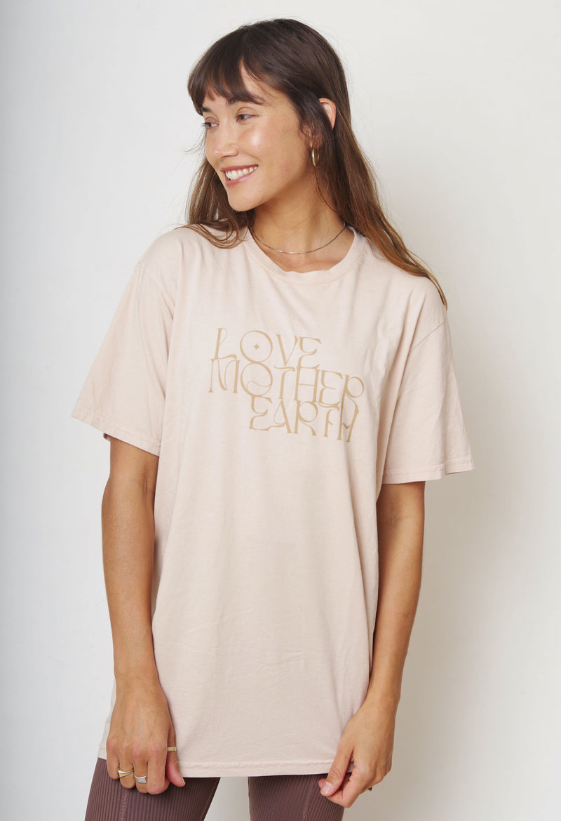 'Love Mother Earth'  Boyfriend/Girlfriend T-Shirt - Blush