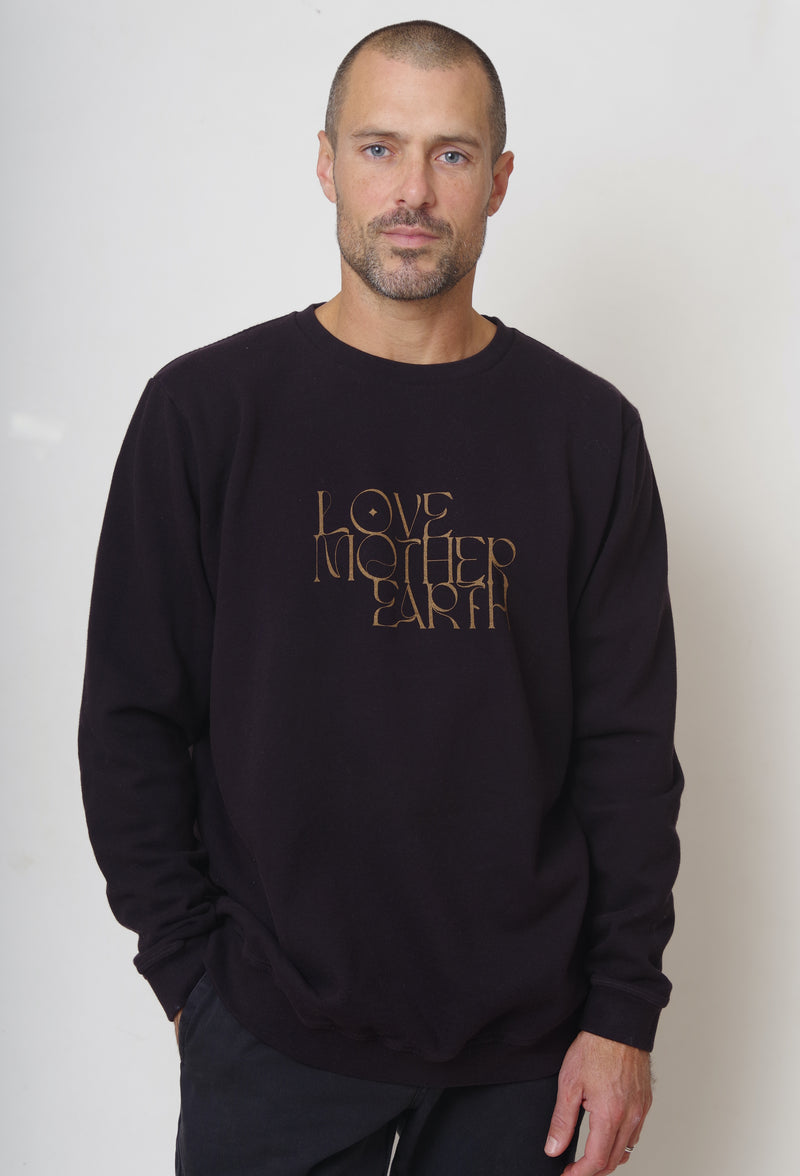 'Love Mother Earth' Mens Organic Sweatshirt - Black