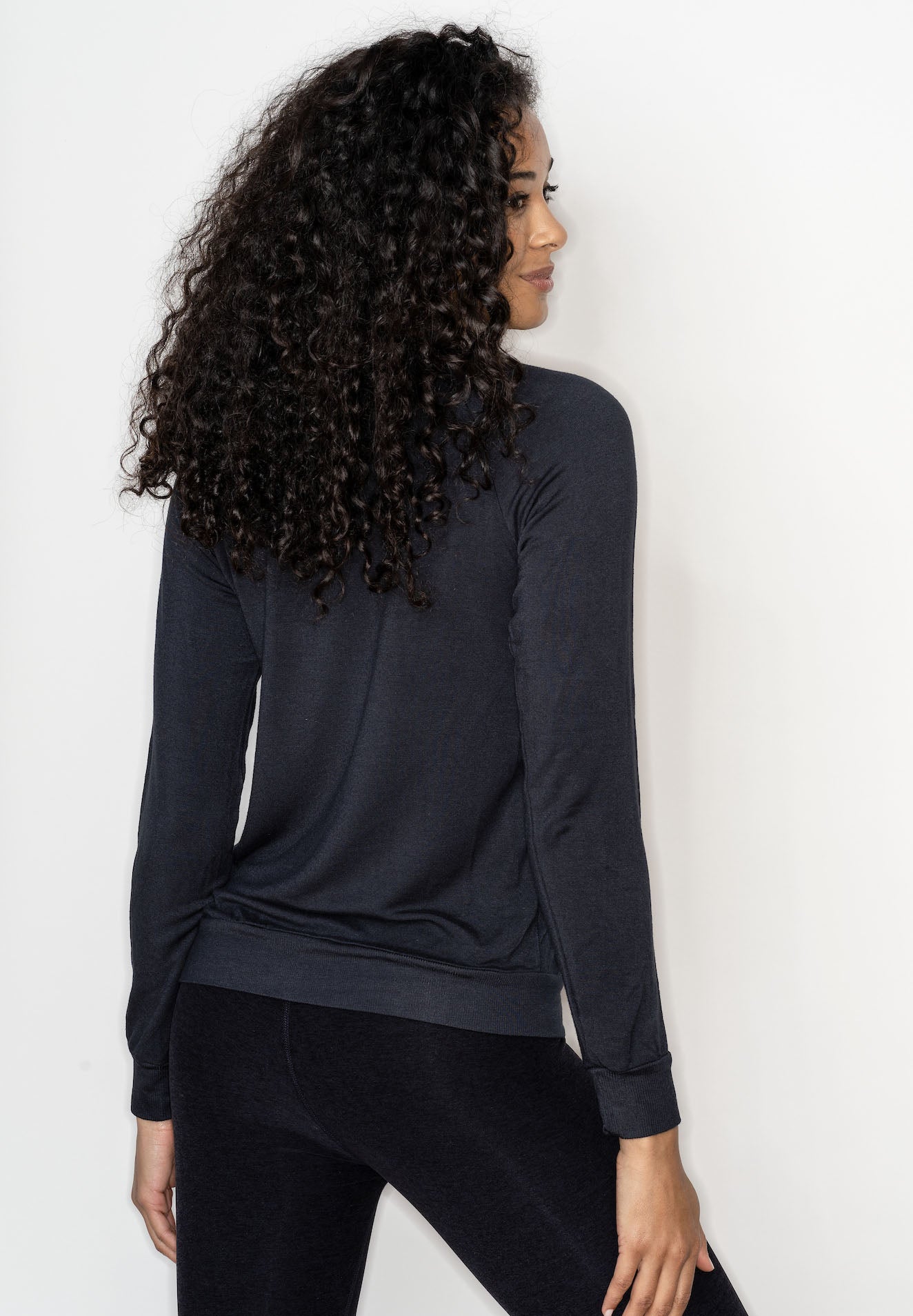 Be Love' Ultra-Soft Raglan in Vintage Black